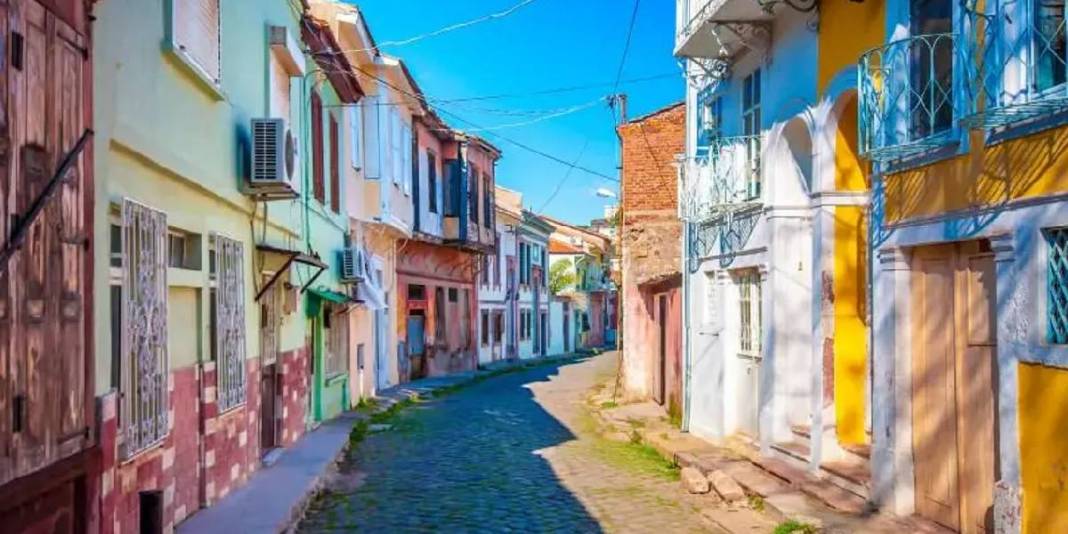 Tarihi sokaklarıyla huzur veriyor: Rum evleri, dar sokaklar, Boşnak böreği… 5